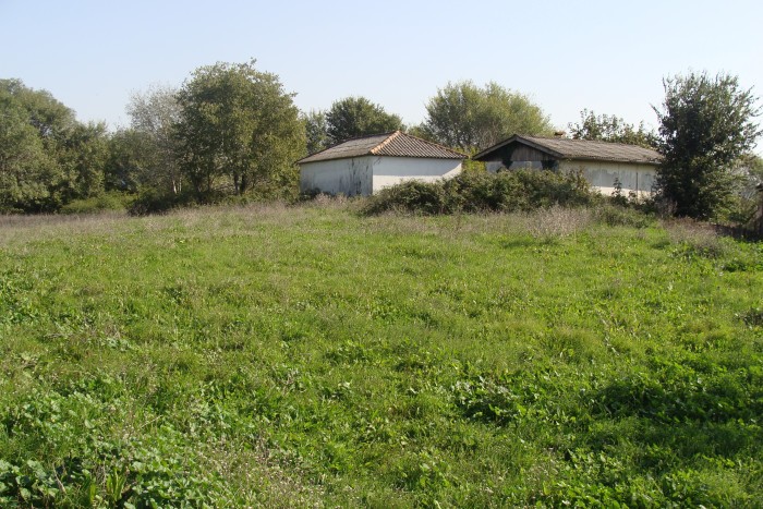 Haus zum Verkauf in Ulcinj auf einem großen Grundstück von 4070m2